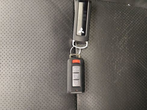 Used 2014 Mitsubishi Outlander GT AWD/4WD image 32