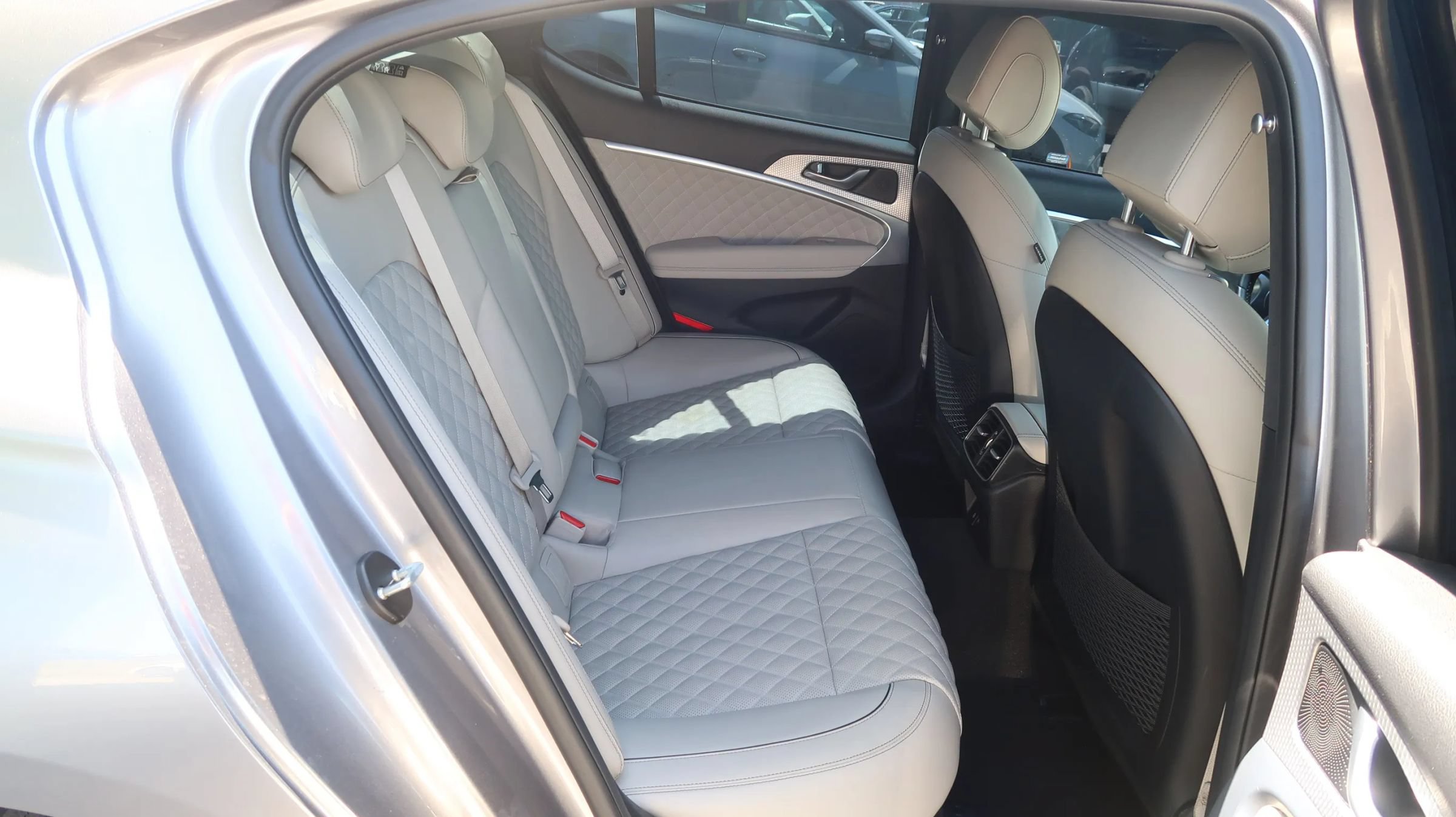 Used 2022 Genesis G70 3.3T RWD image 23