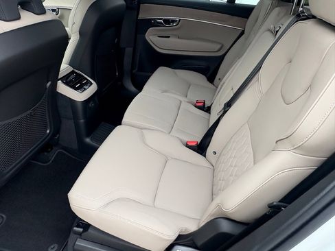 New 2026 Volvo XC90 T8 Plus image 23