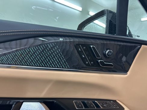 Used 2025 Cadillac Escalade IQ Luxury 2 image 31