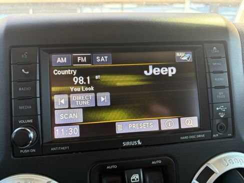 Used 2017 Jeep Wrangler Unlimited Rubicon AWD/4WD image 22