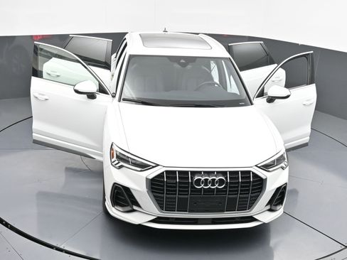 Used 2023 Audi Q3 2.0T Premium w/ Convenience Package image 40