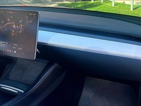 Used 2023 Tesla Model Y Performance AWD/4WD image 19
