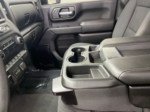 Used 2021 Chevrolet Silverado 2500 Custom w/ Custom Value Package image 17