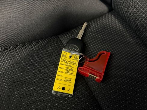 Used 2016 Toyota RAV4 XLE AWD/4WD image 37