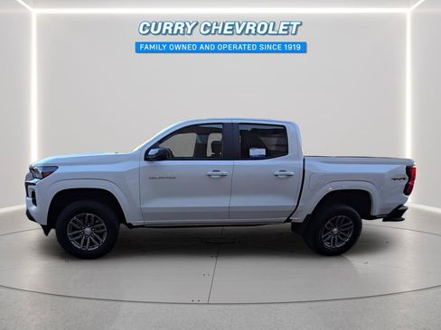 Used 2023 Chevrolet Colorado LT AWD/4WD image 12