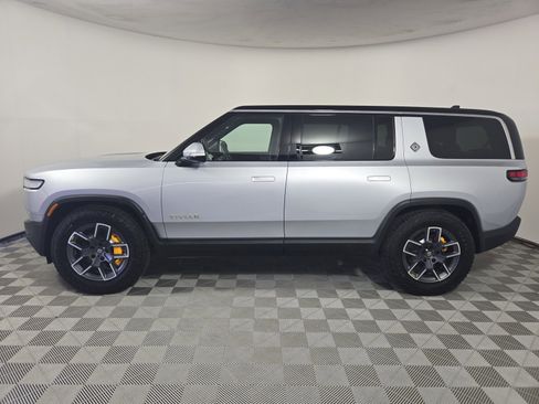 Used 2022 Rivian R1S Launch Edition image 2