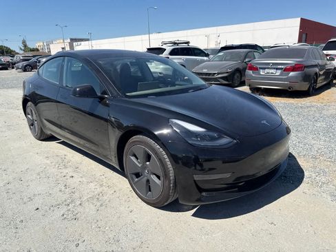 Used 2021 Tesla Model 3 Standard Range Plus RWD image 3
