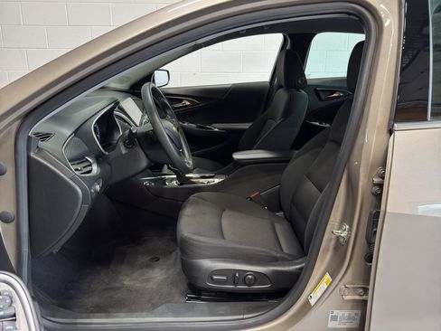 Used 2024 Chevrolet Malibu LT FWD image 13