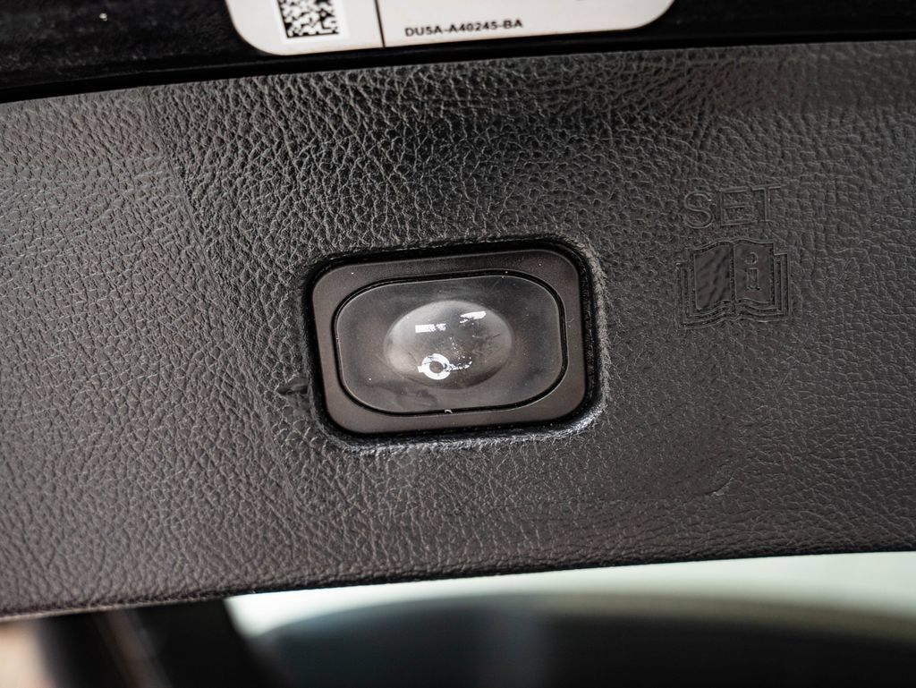 Used 2019 Ford Edge Titanium FWD image 21