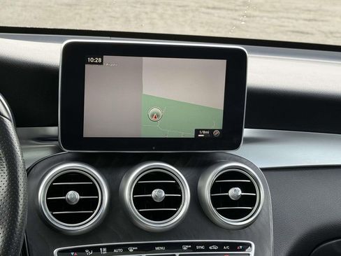 Used 2017 Mercedes-Benz GLC 300 4MATIC image 10