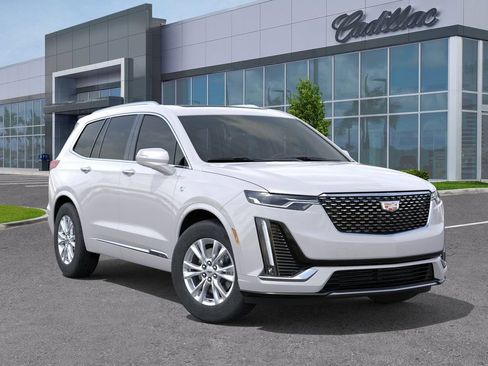 New 2025 Cadillac XT6 Luxury FWD image 8