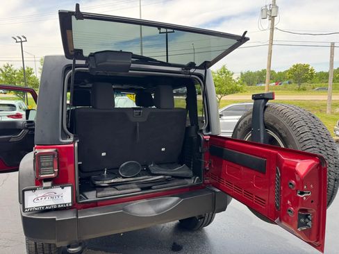 Used 2012 Jeep Wrangler Sport AWD/4WD image 33
