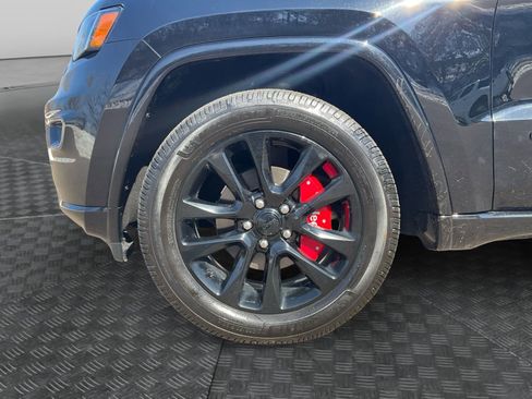 Used 2019 Jeep Grand Cherokee Altitude image 14