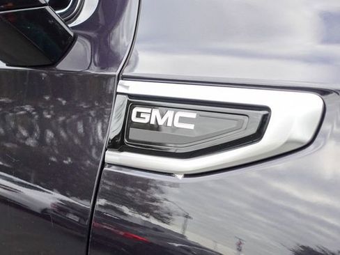 Used 2024 GMC Yukon XL Denali image 6