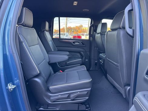New 2026 GMC Yukon XL Elevation w/ LPO, Elevation Black Package image 27