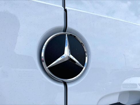 Used 2025 Mercedes-Benz Sprinter 2500 image 29