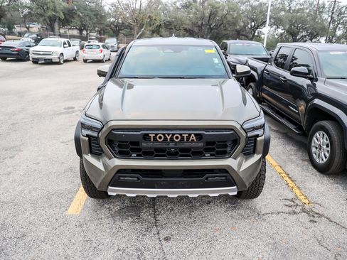 Used 2025 Toyota Tacoma 4x4 Double Cab Hybrid image 5