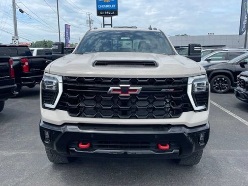New 2026 Chevrolet Silverado 2500 ZR2 w/ LPO, Dark Essentials Package AWD/4WD image 18