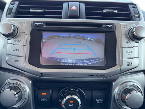 Used 2017 Toyota 4Runner SR5 AWD/4WD image 23