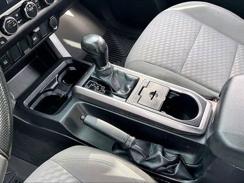 Used 2022 Toyota Tacoma SR5 w/ Technology Package image 12