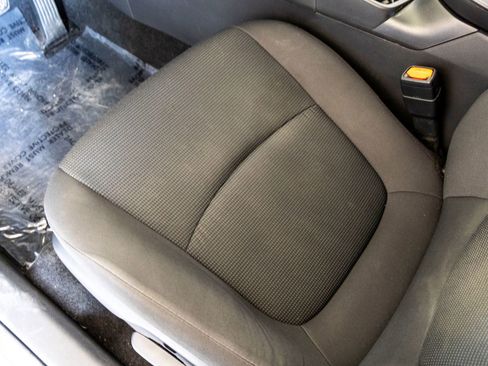 Used 2021 Toyota RAV4 LE w/ Carpet Mat Package (TMS) AWD/4WD image 19