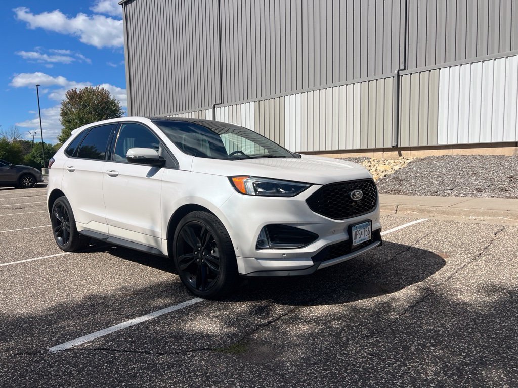 Used 2019 Ford Edge ST w/ Equipment Group 401A AWD/4WD image 3