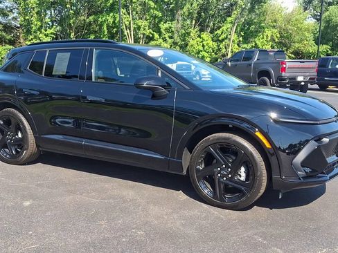 New 2026 Chevrolet Equinox EV RS FWD image 4