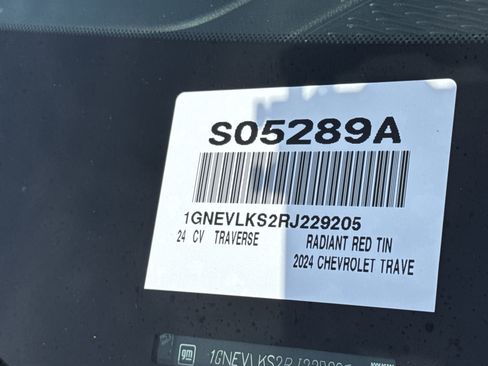 Used 2024 Chevrolet Traverse RS image 41