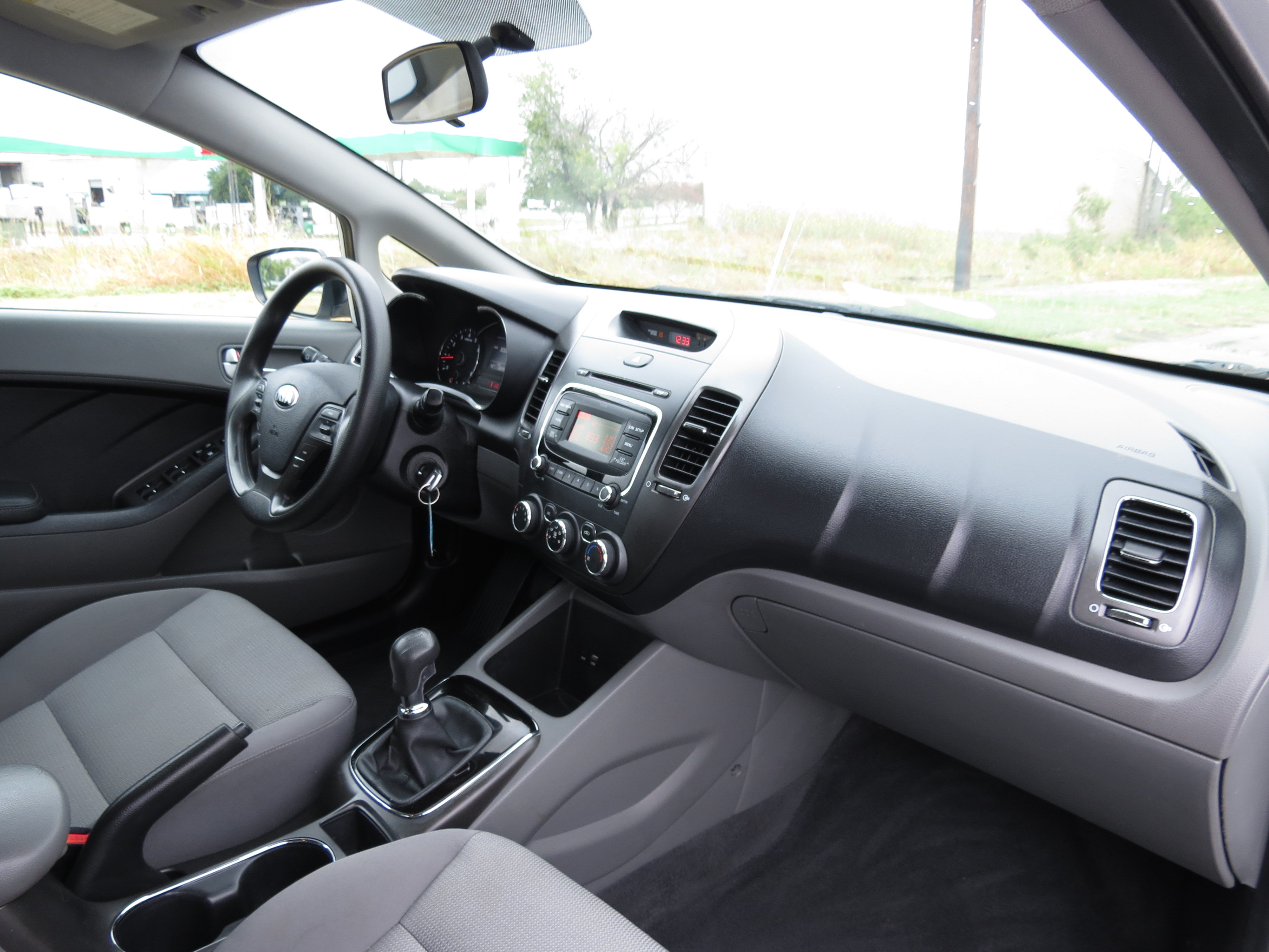 Used 2017 Kia Forte LX FWD image 27