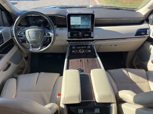 Used 2021 Lincoln Navigator Reserve w/ Luxury Package image 26