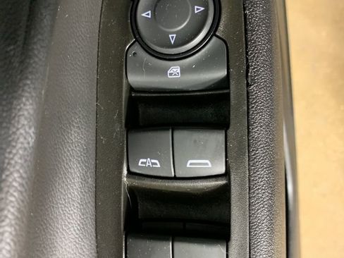 Used 2022 Chevrolet Equinox LT image 18