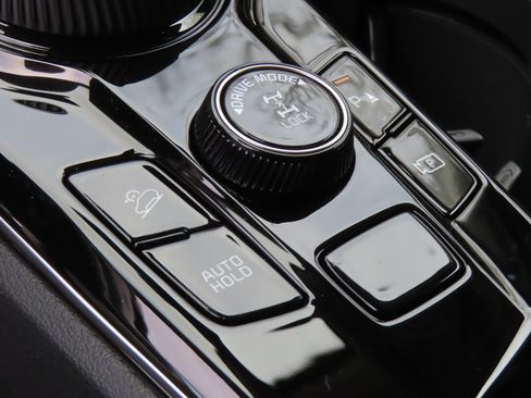 Certified 2025 Kia Sportage LX image 8