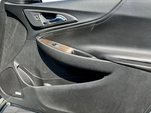 Used 2017 Chevrolet Malibu Premier w/ Premier Sun and Wheel Package FWD image 28