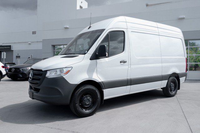 Used 2025 Mercedes-Benz Sprinter 2500 image 1