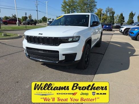 Certified 2024 Jeep Grand Cherokee L Laredo image 1