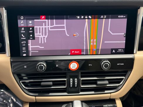 Certified 2026 Porsche Macan S AWD/4WD image 30