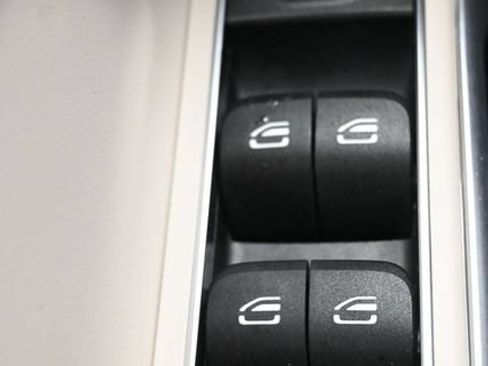 Used 2022 Mercedes-Benz GLB 250 image 26