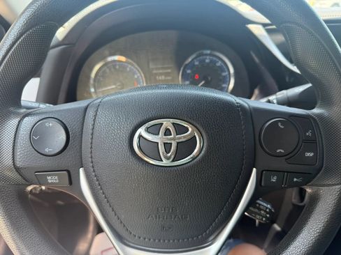 Used 2018 Toyota Corolla LE FWD image 8