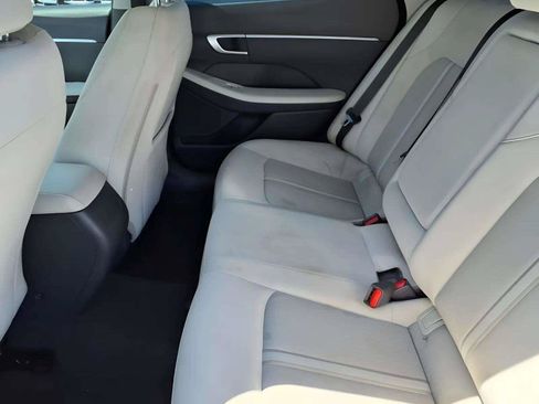Certified 2024 Hyundai Sonata SEL w/ Convenience Package FWD image 9