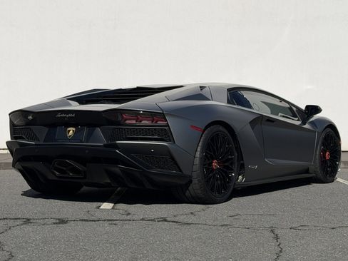 Used 2018 Lamborghini Aventador S image 7