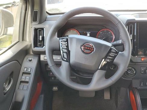 New 2026 Nissan Frontier PRO-4X w/ Pro-4x Convenience Package image 8