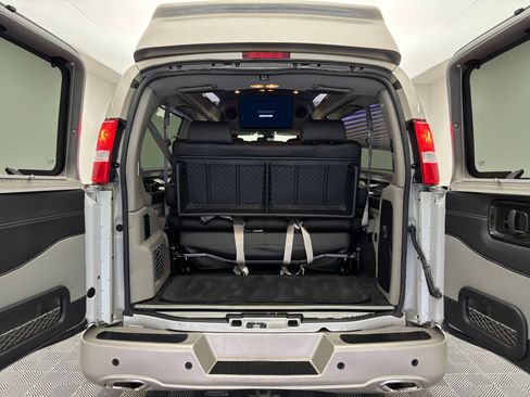 Used 2024 GMC Savana 2500 Extended w/ Driver Convenience Package RWD image 10