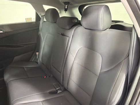 Used 2020 Hyundai Tucson SE w/ Winter Weather Package AWD/4WD image 18
