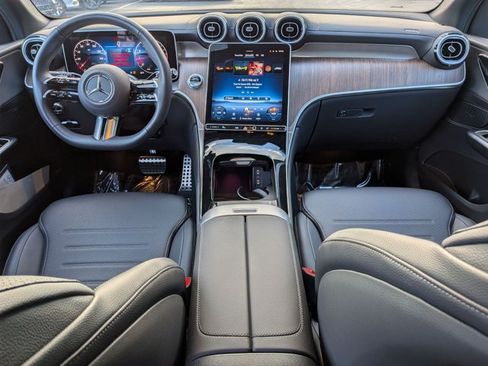 Certified 2025 Mercedes-Benz GLC 300 4MATIC image 17