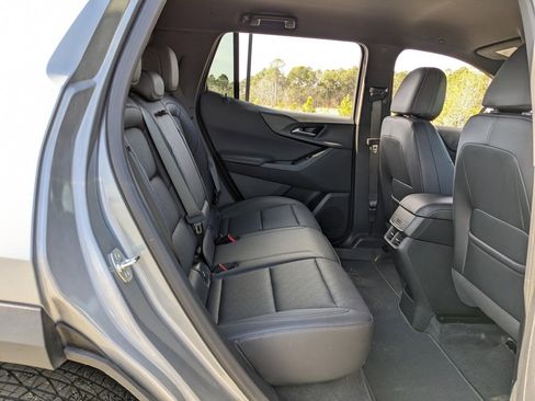 Used 2025 Chevrolet Equinox LT w/ Convenience Package II image 44