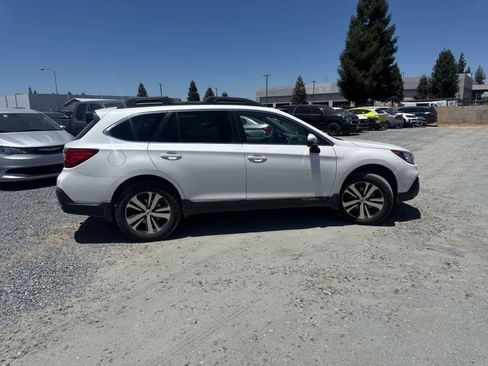 Used 2018 Subaru Outback 2.5i Limited AWD/4WD image 4