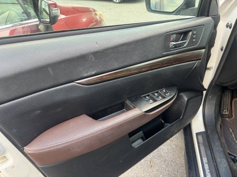 Used 2014 Subaru Outback 3.6R Limited AWD/4WD image 6