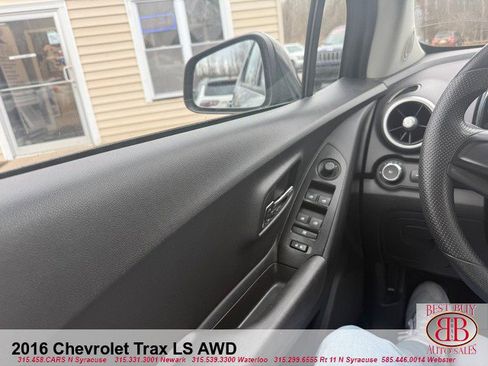 Used 2016 Chevrolet Trax LS image 16