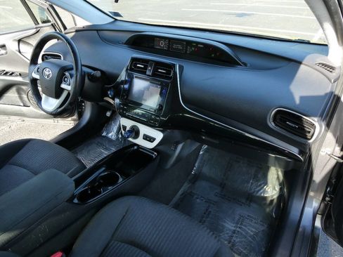 Used 2017 Toyota Prius Prime Plus FWD image 27